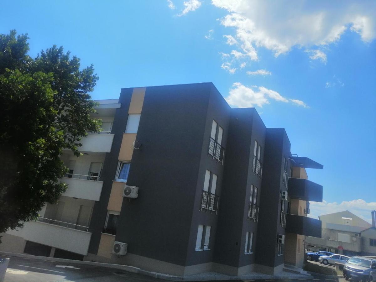 Luxury Apartment Queen Solin Exterior foto